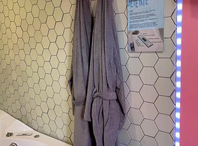 Appartement Funky House - Jacuzzi - Salle De Cinéma&netflix - Billard - Nintendo Switch&jeux *