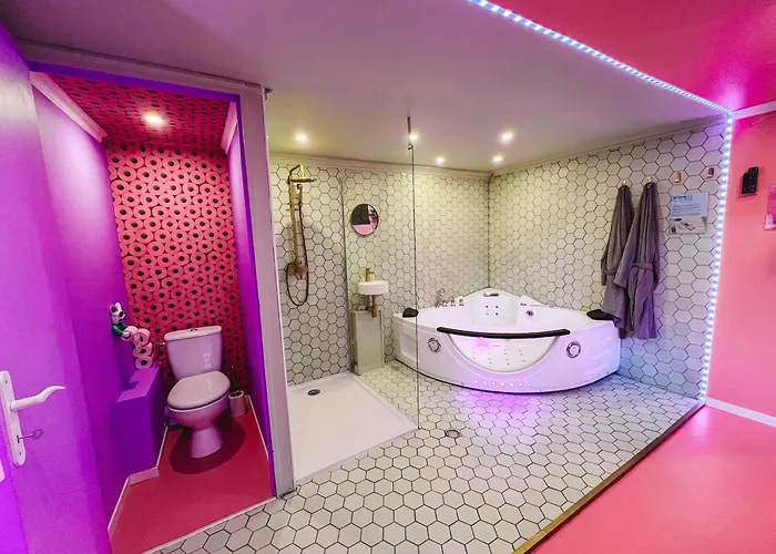 Appartement Funky House - Jacuzzi - Salle De Cinéma&netflix - Billard - Nintendo Switch&jeux